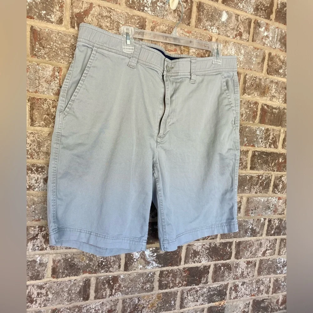 Men’s Gray St. John’s Bay Size 38 Shorts